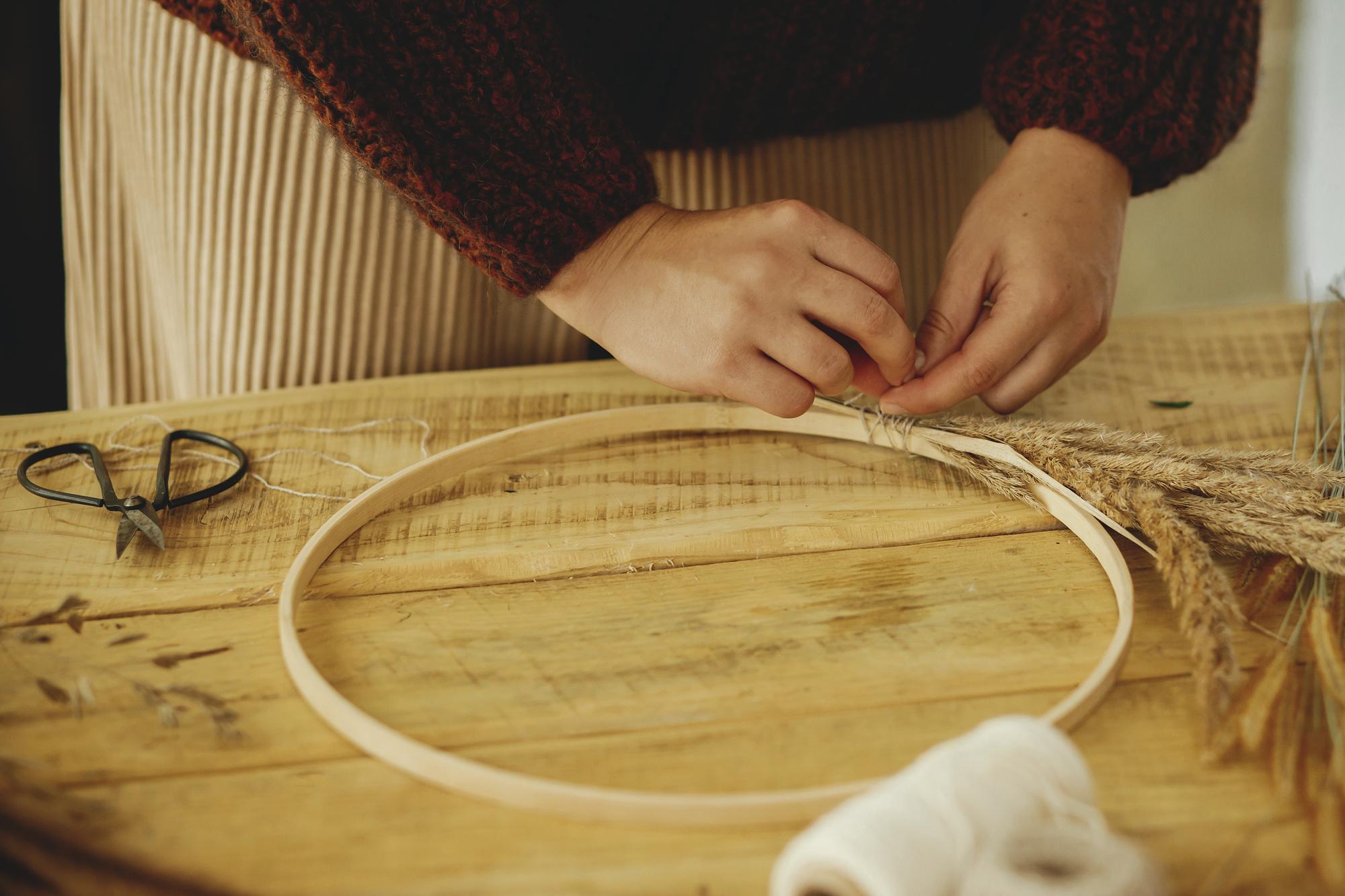 Atelier broderie, detaliu artizanal